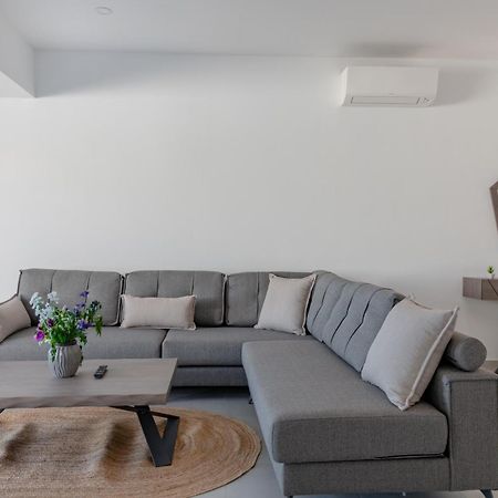 Swans Luxury Homes กอมเมนโน ห้อง รูปภาพ